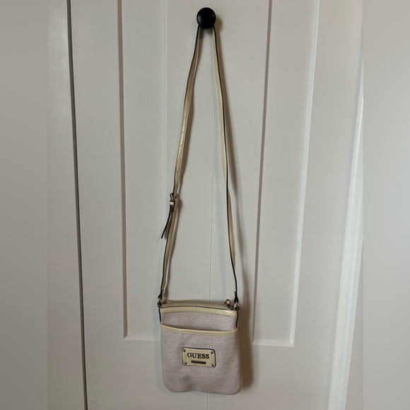 Guess cream off white crossbody bag - Picture 6 of 6